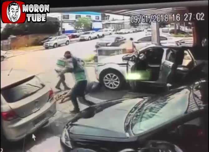 Video :Brazil: Horrifying images of the execution of a trader